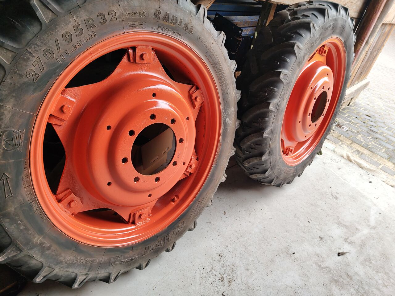 Kleber, Taurus 11.2 R32 (270/95 R32), 9.5 R48 - Komplett hjul för Lantbruksmaskiner: bild 3 Kleber, Taurus 11.2 R32 (270/95 R32), 9.5 R48 - Komplett hjul för Lantbruksmaskiner: bild 3