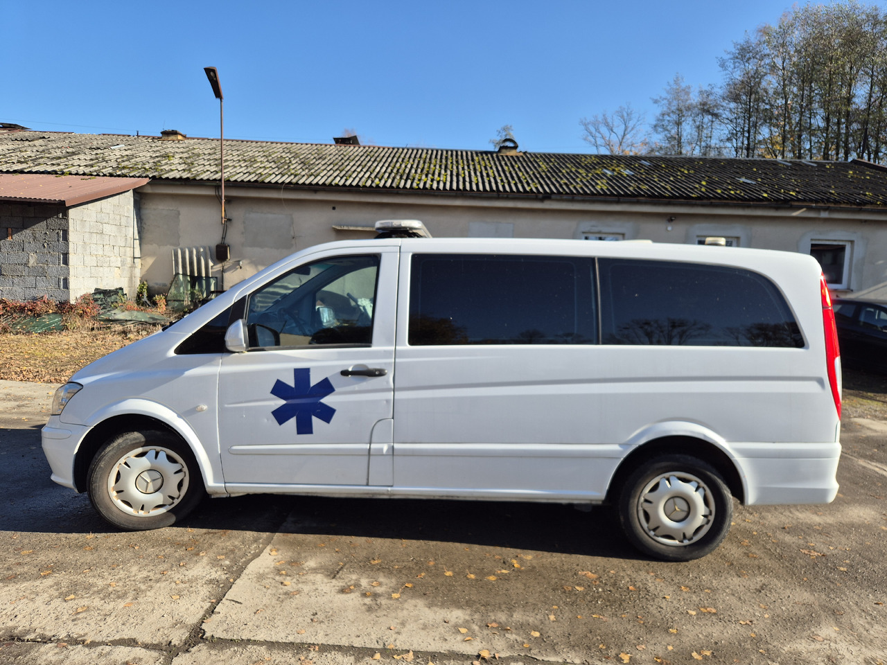 MERCEDES-BENZ Vito 122 CDi - Ambulans: bild 2 MERCEDES-BENZ Vito 122 CDi - Ambulans: bild 2
