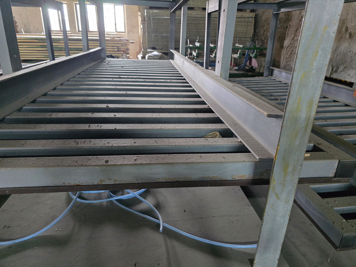 Prasa stół do klejenia płyt, drewna pneumatyczna regulowana 3 m - Träbearbetningsmaskin: bild 4 Prasa stół do klejenia płyt, drewna pneumatyczna regulowana 3 m - Träbearbetningsmaskin: bild 4