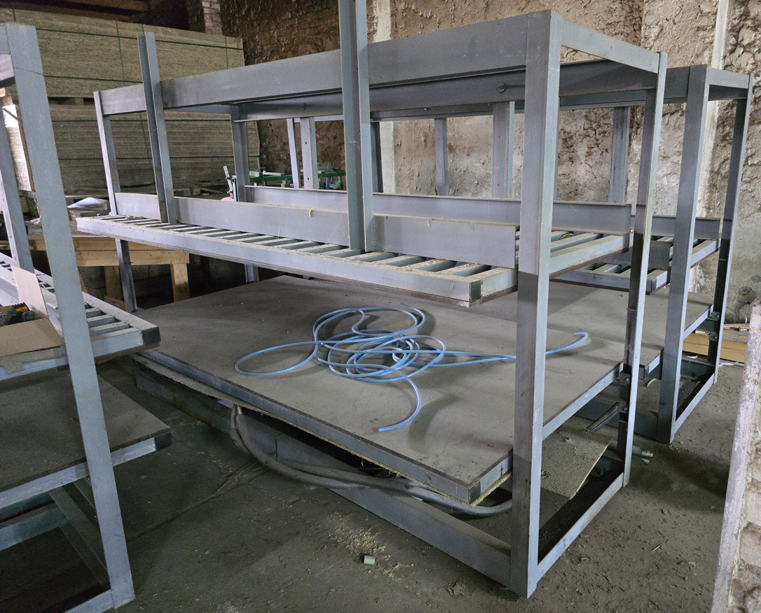 Prasa stół do klejenia płyt, drewna pneumatyczna regulowana 3 m - Träbearbetningsmaskin: bild 1 Prasa stół do klejenia płyt, drewna pneumatyczna regulowana 3 m - Träbearbetningsmaskin: bild 1