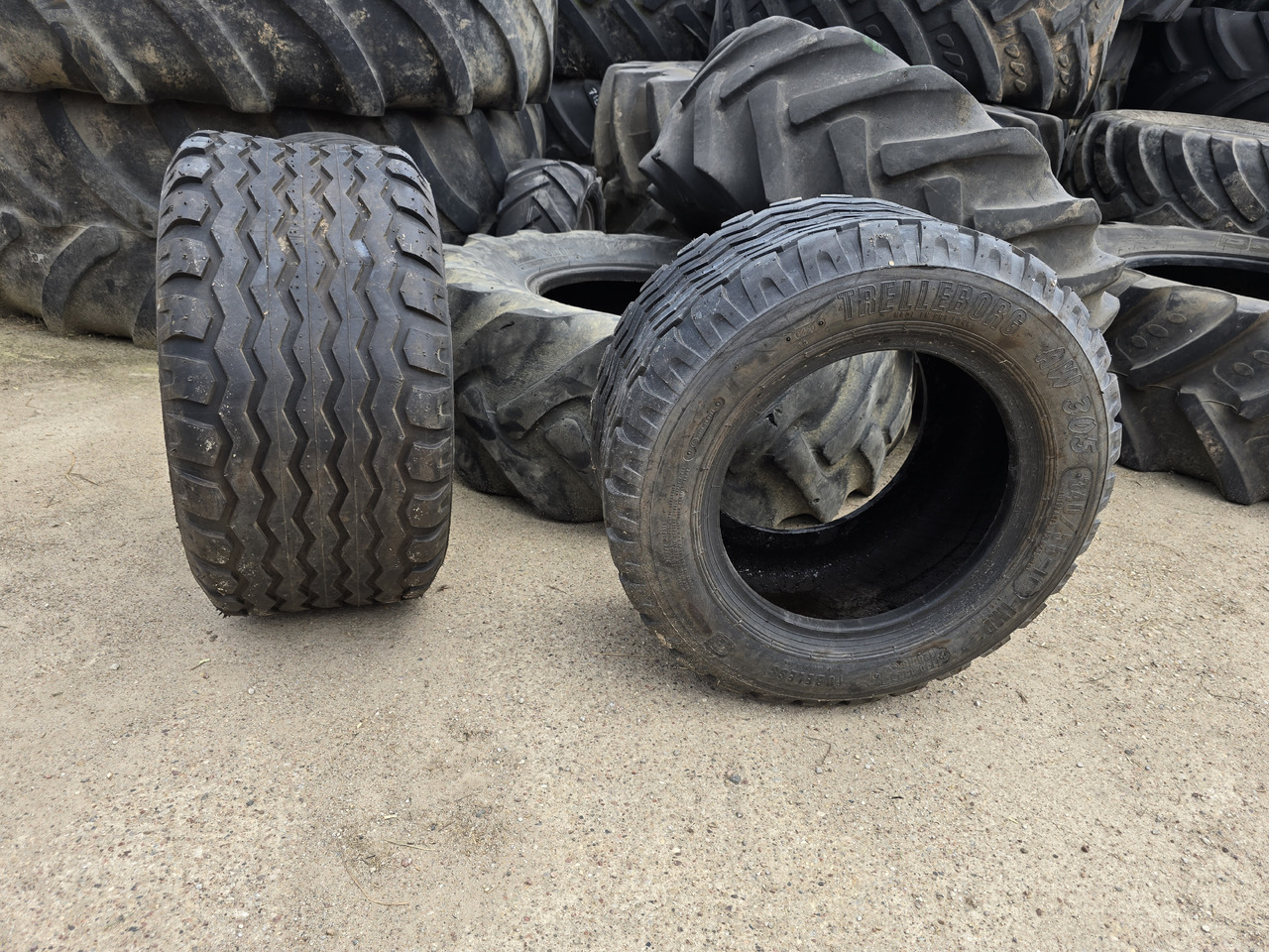 TRELLEBORG 340/55-16 - Däck för Byggmaskiner: bild 1 TRELLEBORG 340/55-16 - Däck för Byggmaskiner: bild 1