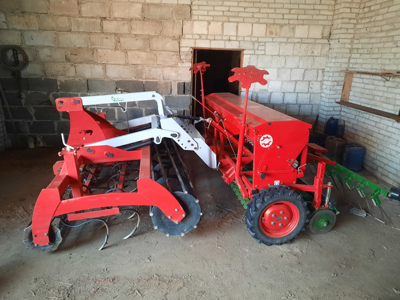 UNIA POZNANIAK 370/2.7L + ARAMIS 2,7R - Kombisåmaskin: bild 3 UNIA POZNANIAK 370/2.7L + ARAMIS 2,7R - Kombisåmaskin: bild 3