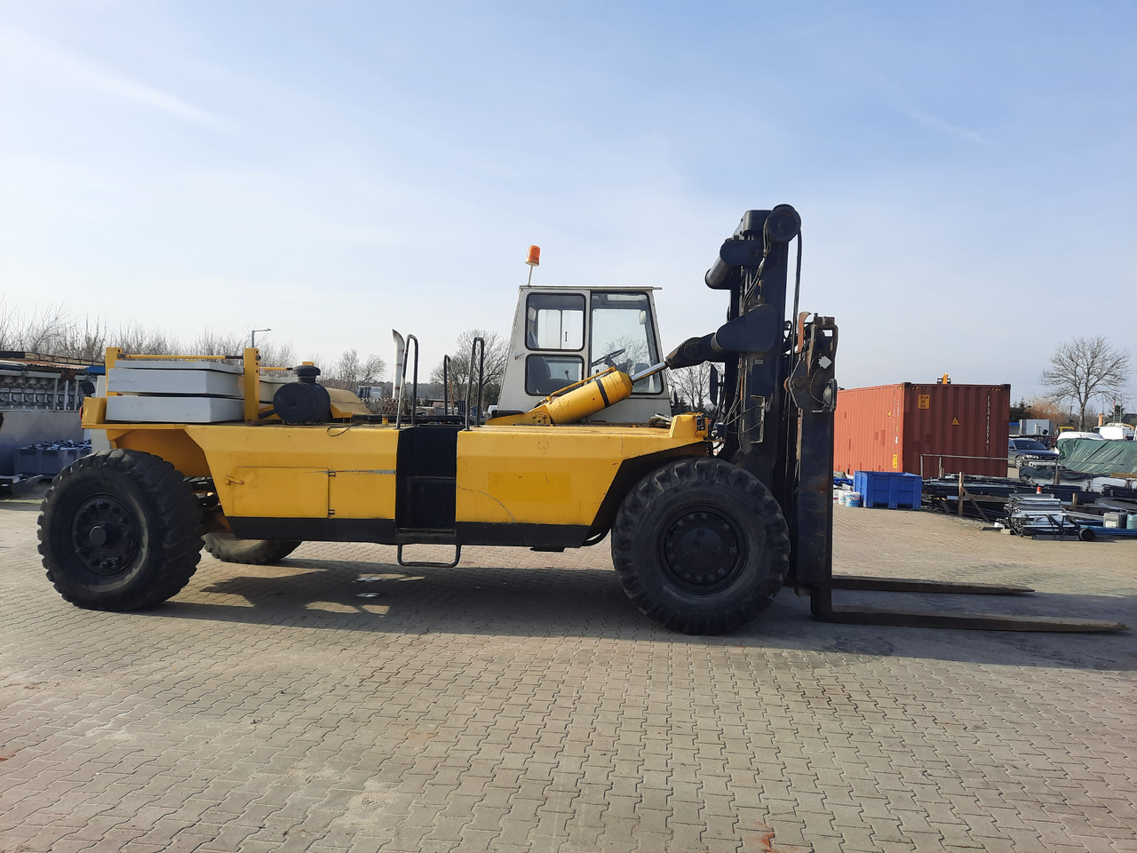 Valmet TD2712 - A25036 - Containertruck: bild 1 Valmet TD2712 - A25036 - Containertruck: bild 1