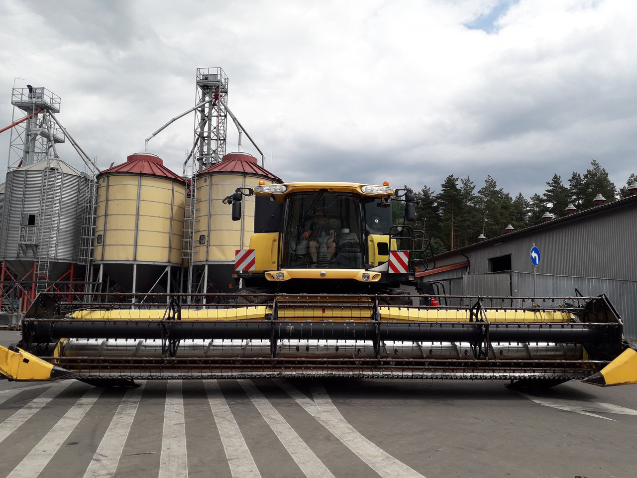 New-holland CR9080 - Skördetröska: bild 3 New-holland CR9080 - Skördetröska: bild 3