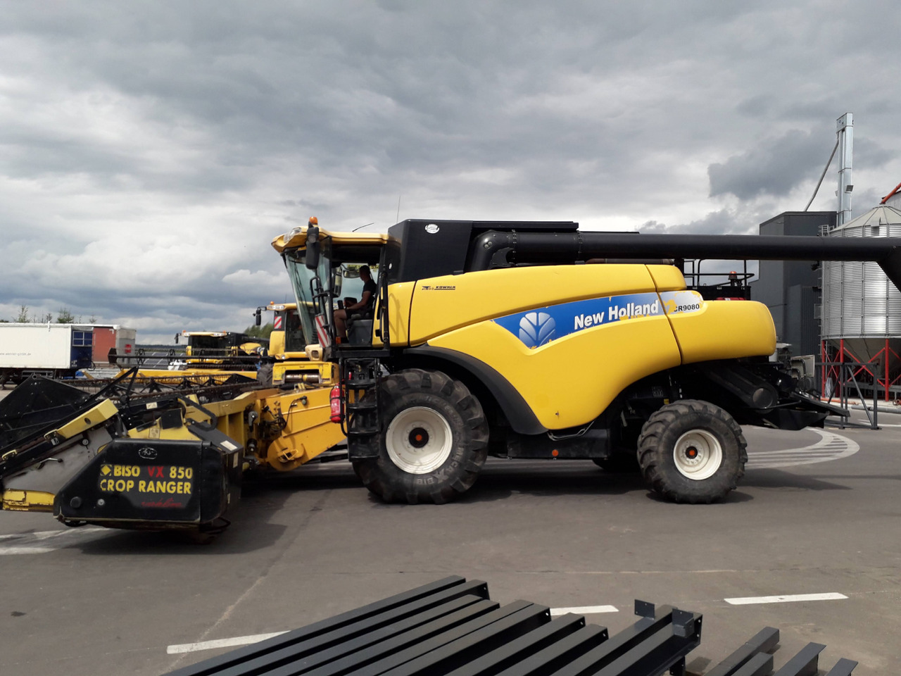 New-holland CR9080 - Skördetröska: bild 4 New-holland CR9080 - Skördetröska: bild 4