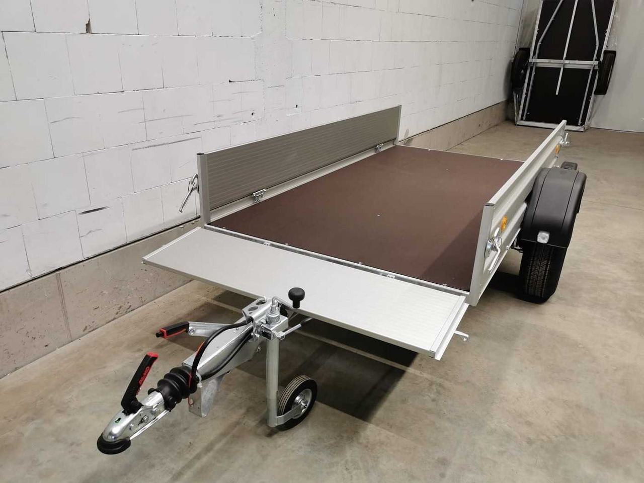 BOECKMANN TL-AL 2513/135 Stkl Kastenanhänger gebremst - Bilsläp: bild 4 BOECKMANN TL-AL 2513/135 Stkl Kastenanhänger gebremst - Bilsläp: bild 4