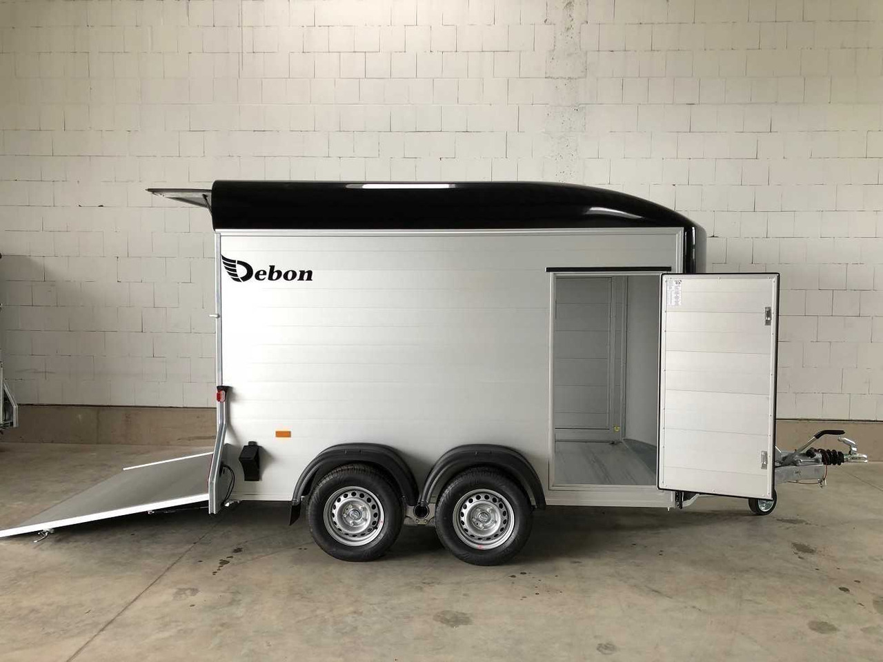 CHEVAL LIBERTE C500 Roadster 2 Türen Kofferanhänger - MC-släp: bild 1 CHEVAL LIBERTE C500 Roadster 2 Türen Kofferanhänger - MC-släp: bild 1