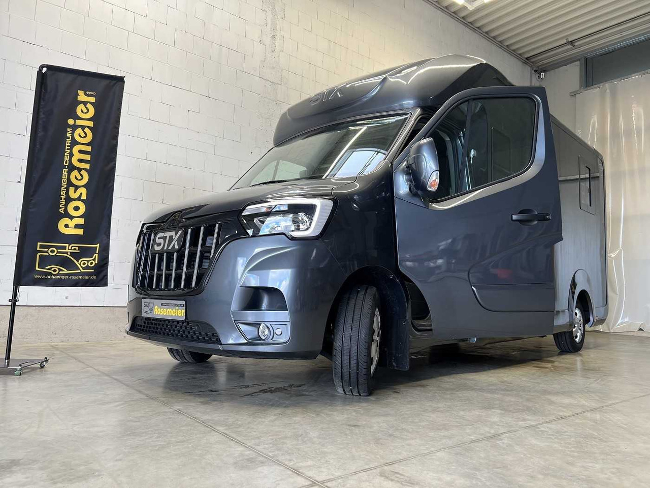 RENAULT Master Haras STX 5-Sitzer LKW - Hästbuss, Transportbil: bild 2 RENAULT Master Haras STX 5-Sitzer LKW - Hästbuss, Transportbil: bild 2