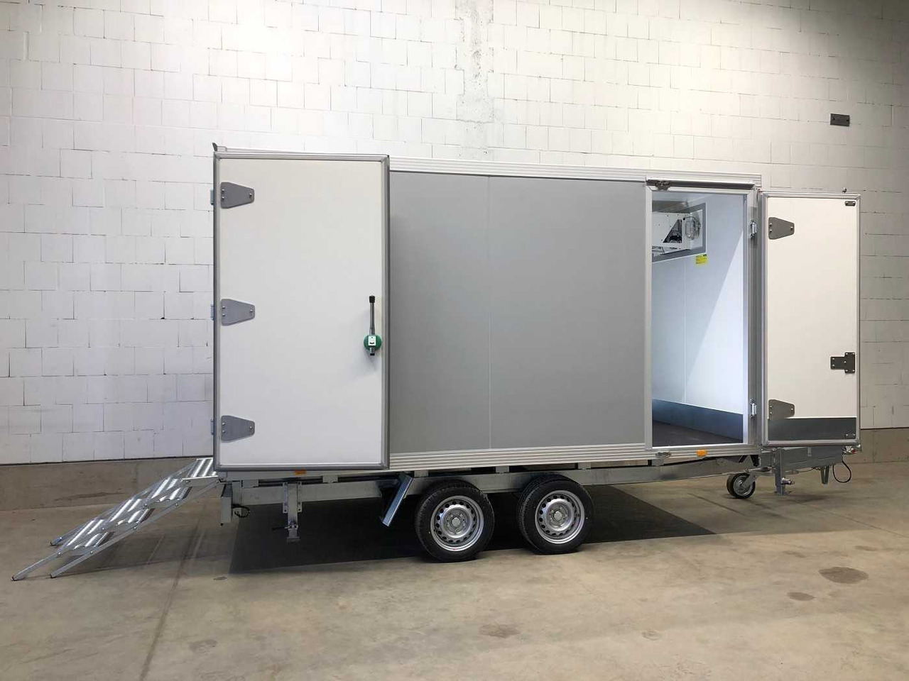 UNSINN UKH 6C 3620 Seitentür+Treppe Kühlanhänger - Kylsläp: bild 1 UNSINN UKH 6C 3620 Seitentür+Treppe Kühlanhänger - Kylsläp: bild 1