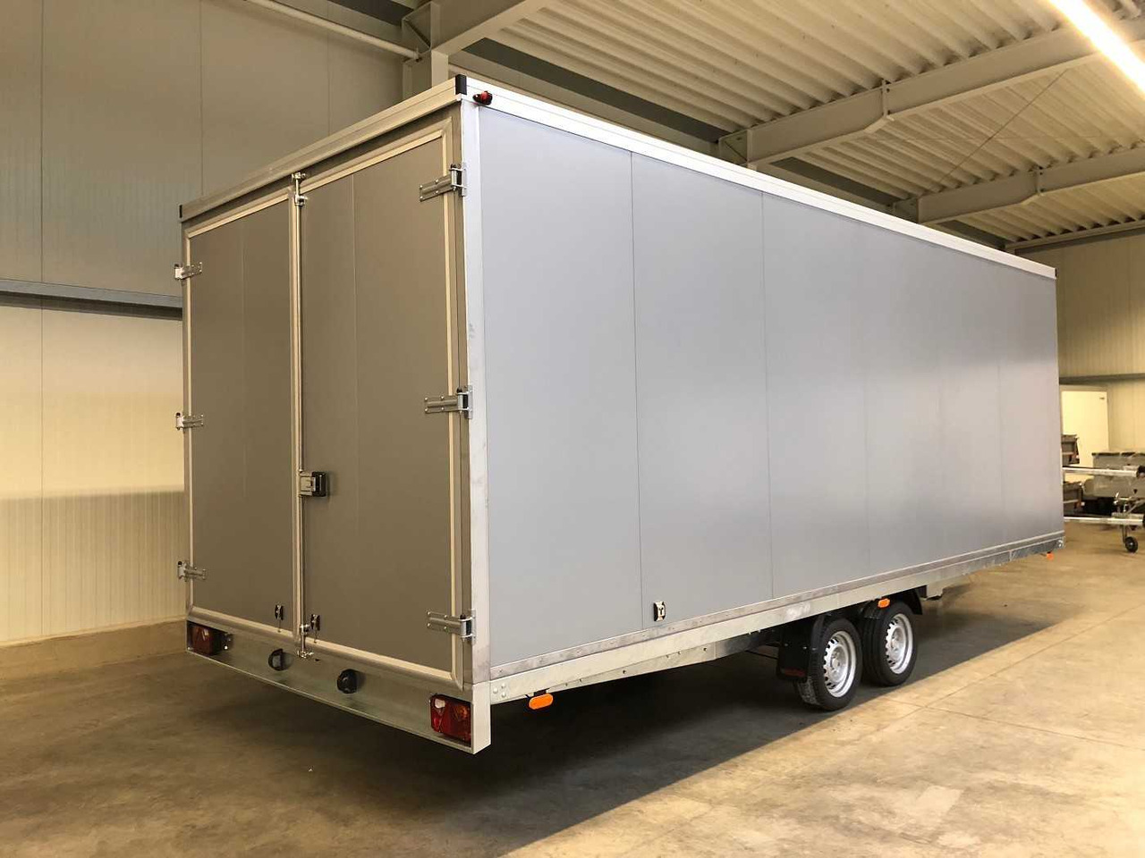 VEZEKO HK F 35.6 Kofferanhänger - Skåpsläp: bild 2 VEZEKO HK F 35.6 Kofferanhänger - Skåpsläp: bild 2