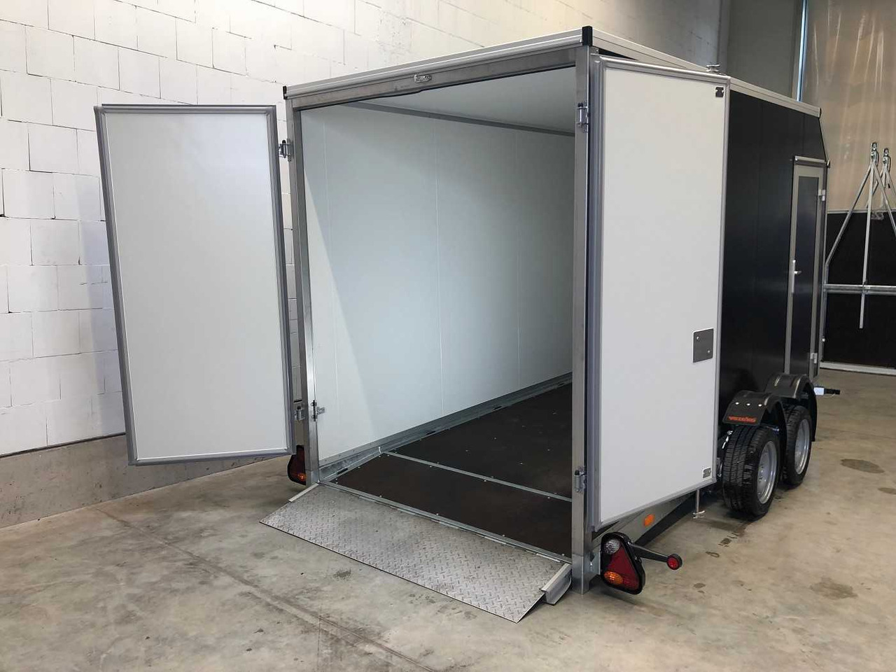 Ny Skåpsläp VEZEKO Husky FB K 35.40 SP EP Tür Kofferanhänger Absenker: bild 29