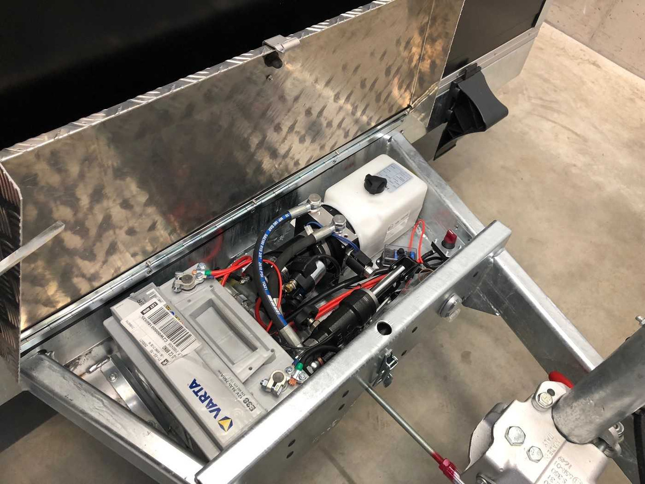 Ny Skåpsläp VEZEKO Husky FB K 35.40 SP EP Tür Kofferanhänger Absenker: bild 21