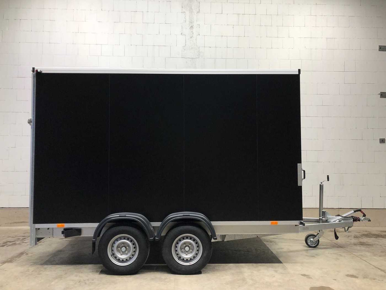 VEZEKO TK C 27.35 Rampe Kofferanhänger - Skåpsläp: bild 2 VEZEKO TK C 27.35 Rampe Kofferanhänger - Skåpsläp: bild 2