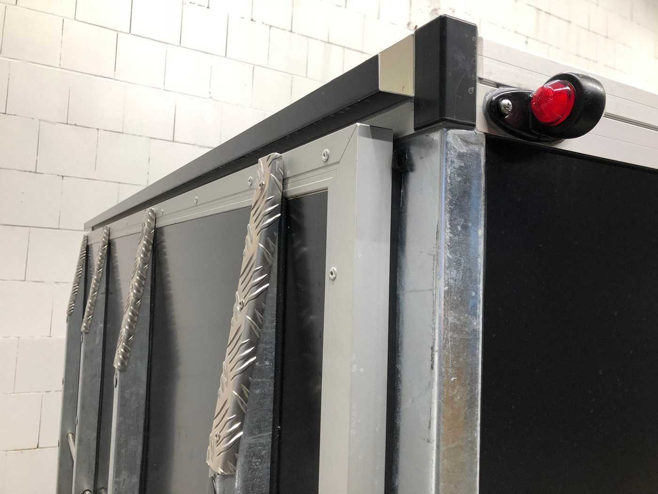 VEZEKO TK C 27.35 Rampe Kofferanhänger - Skåpsläp: bild 5 VEZEKO TK C 27.35 Rampe Kofferanhänger - Skåpsläp: bild 5