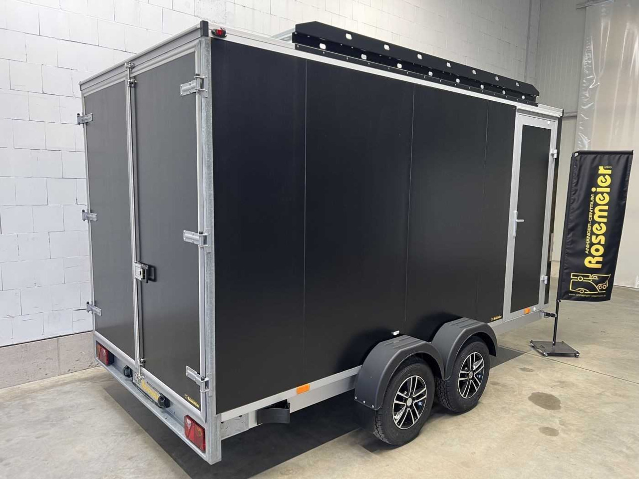 VEZEKO TK D 27.40 Seitentür ALF Dach Kofferanhänger - Skåpsläp: bild 4 VEZEKO TK D 27.40 Seitentür ALF Dach Kofferanhänger - Skåpsläp: bild 4