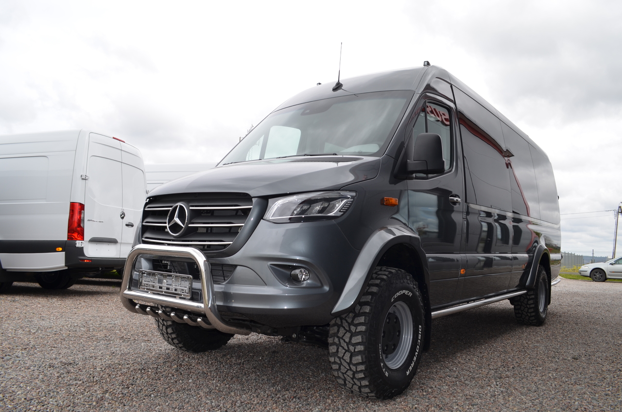 MERCEDES-BENZ Sprinter 519 4x4 high and low drive - Minibuss, Persontransport: bild 1 MERCEDES-BENZ Sprinter 519 4x4 high and low drive - Minibuss, Persontransport: bild 1
