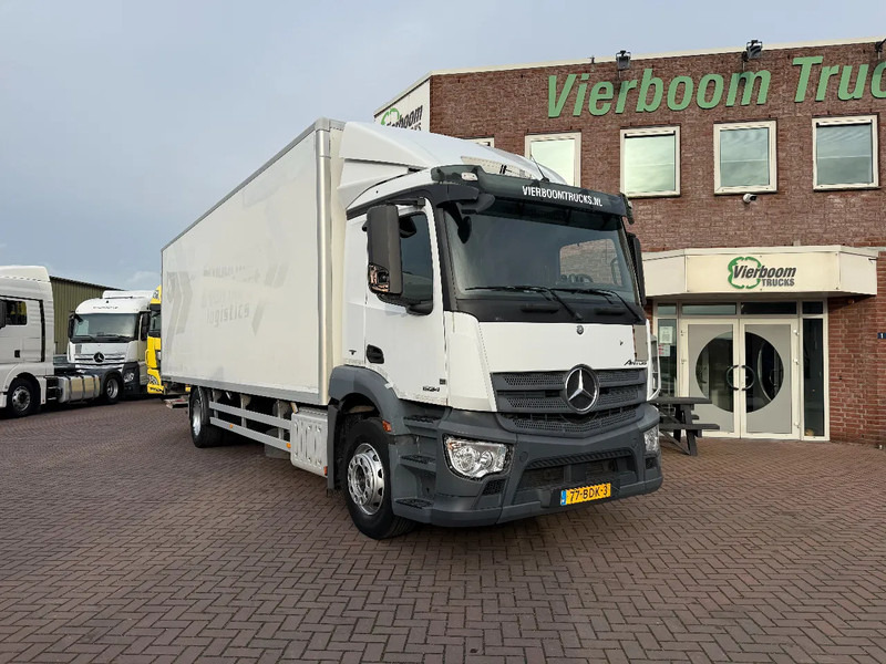 Mercedes-Benz Antos Antos 1824L mit 8.5m Isokoffer / 1.500kg Ladebordwand / Euro6 / Holland Truck - Lastbil med skåp: bild 1 Mercedes-Benz Antos Antos 1824L mit 8.5m Isokoffer / 1.500kg Ladebordwand / Euro6 / Holland Truck - Lastbil med skåp: bild 1
