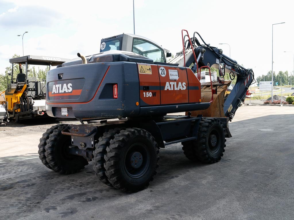 - Grävmaskin på däck: bild 5 - Grävmaskin på däck: bild 5