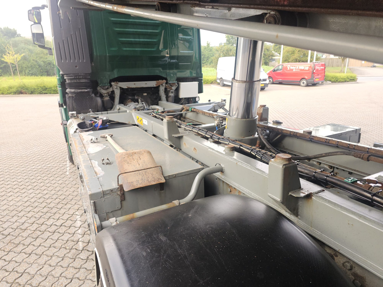 Containerbil/ Växelflak lastbil, Kranbil Iveco Stralis 560 6x4: bild 26