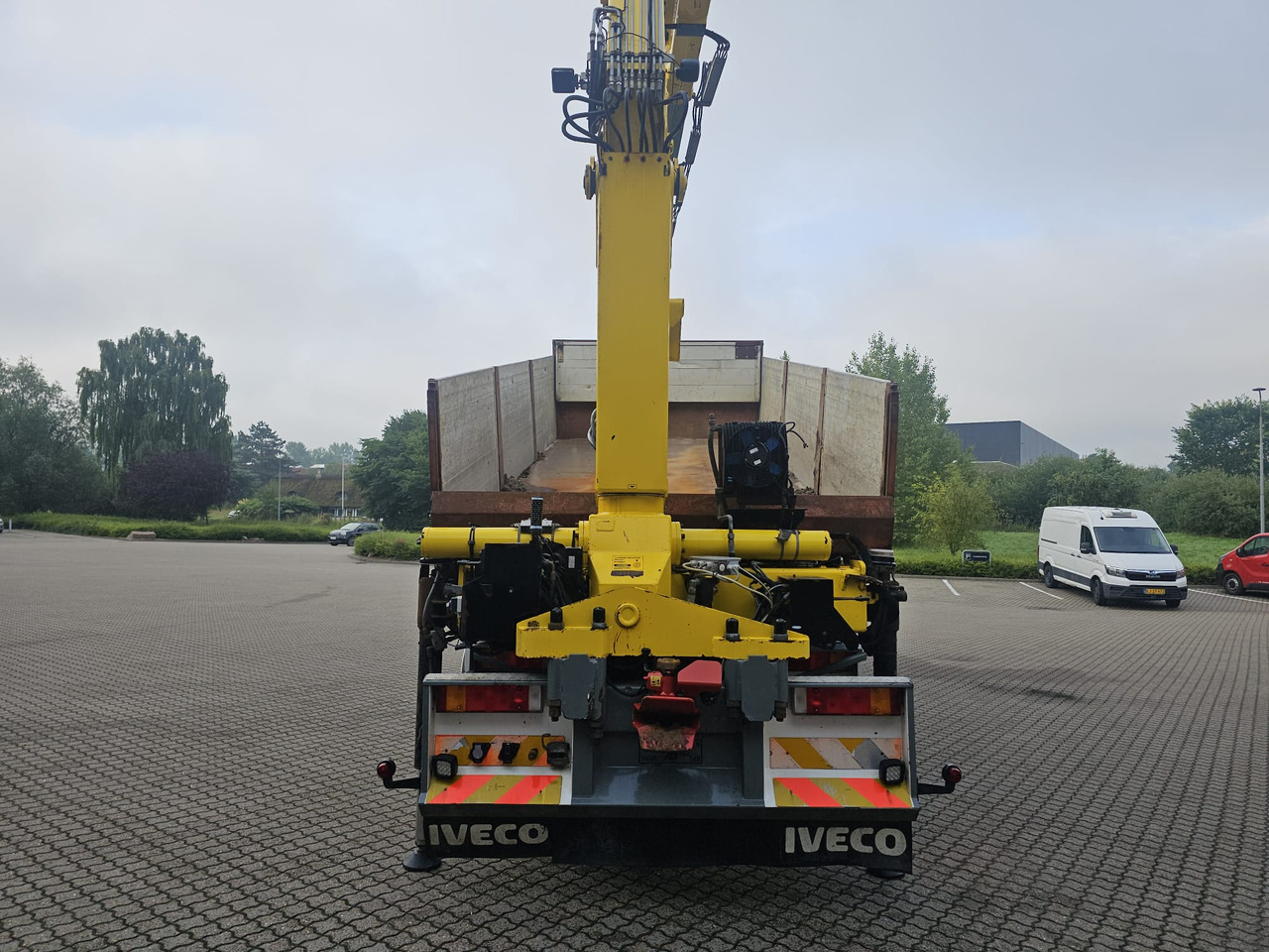 Containerbil/ Växelflak lastbil, Kranbil Iveco Stralis 560 6x4: bild 10