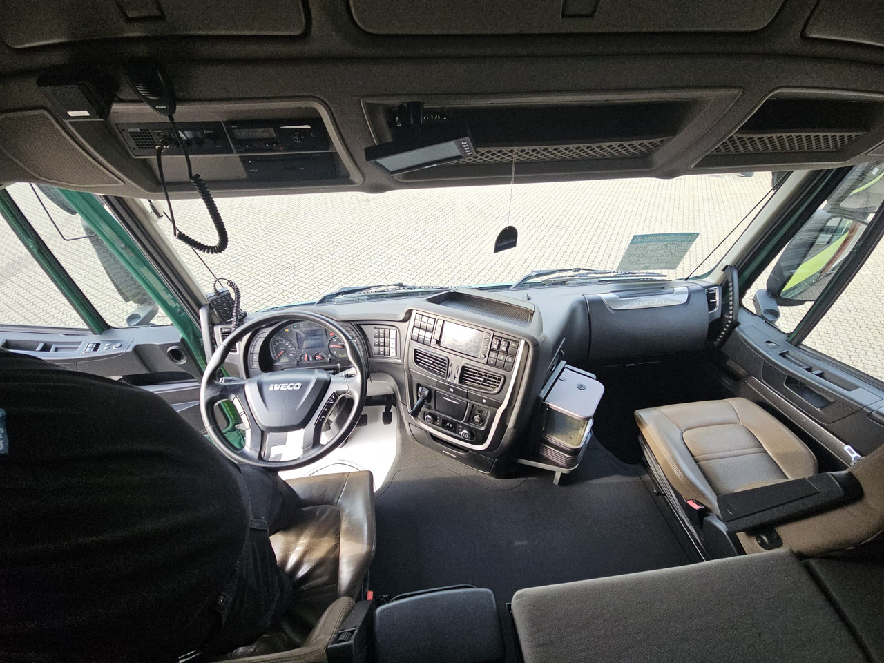 Containerbil/ Växelflak lastbil, Kranbil Iveco Stralis 560 6x4: bild 13