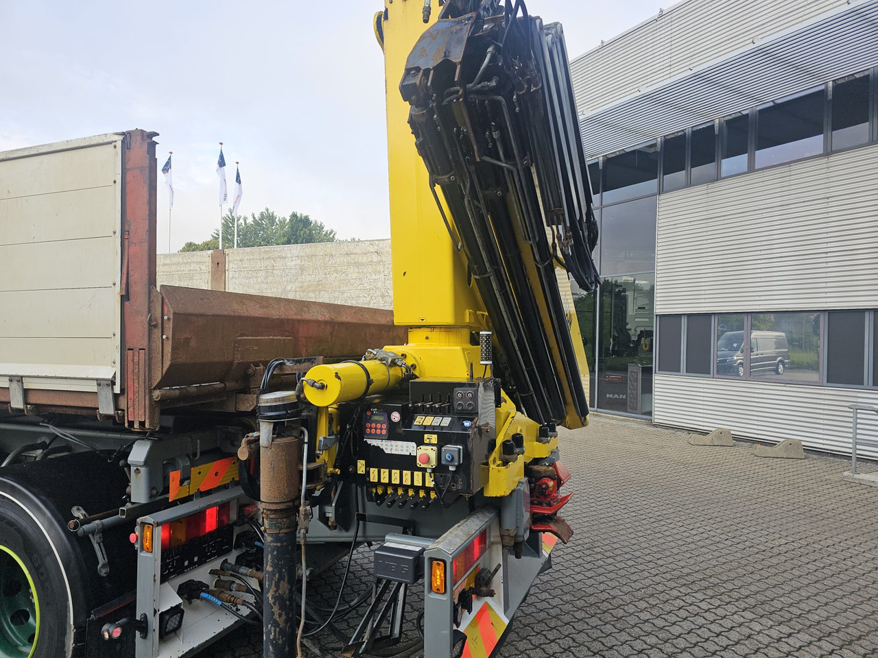 Containerbil/ Växelflak lastbil, Kranbil Iveco Stralis 560 6x4: bild 29