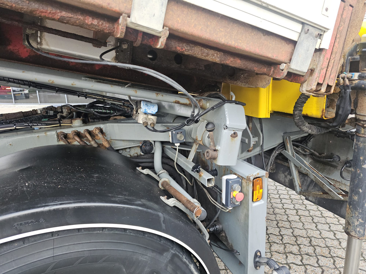 Containerbil/ Växelflak lastbil, Kranbil Iveco Stralis 560 6x4: bild 23