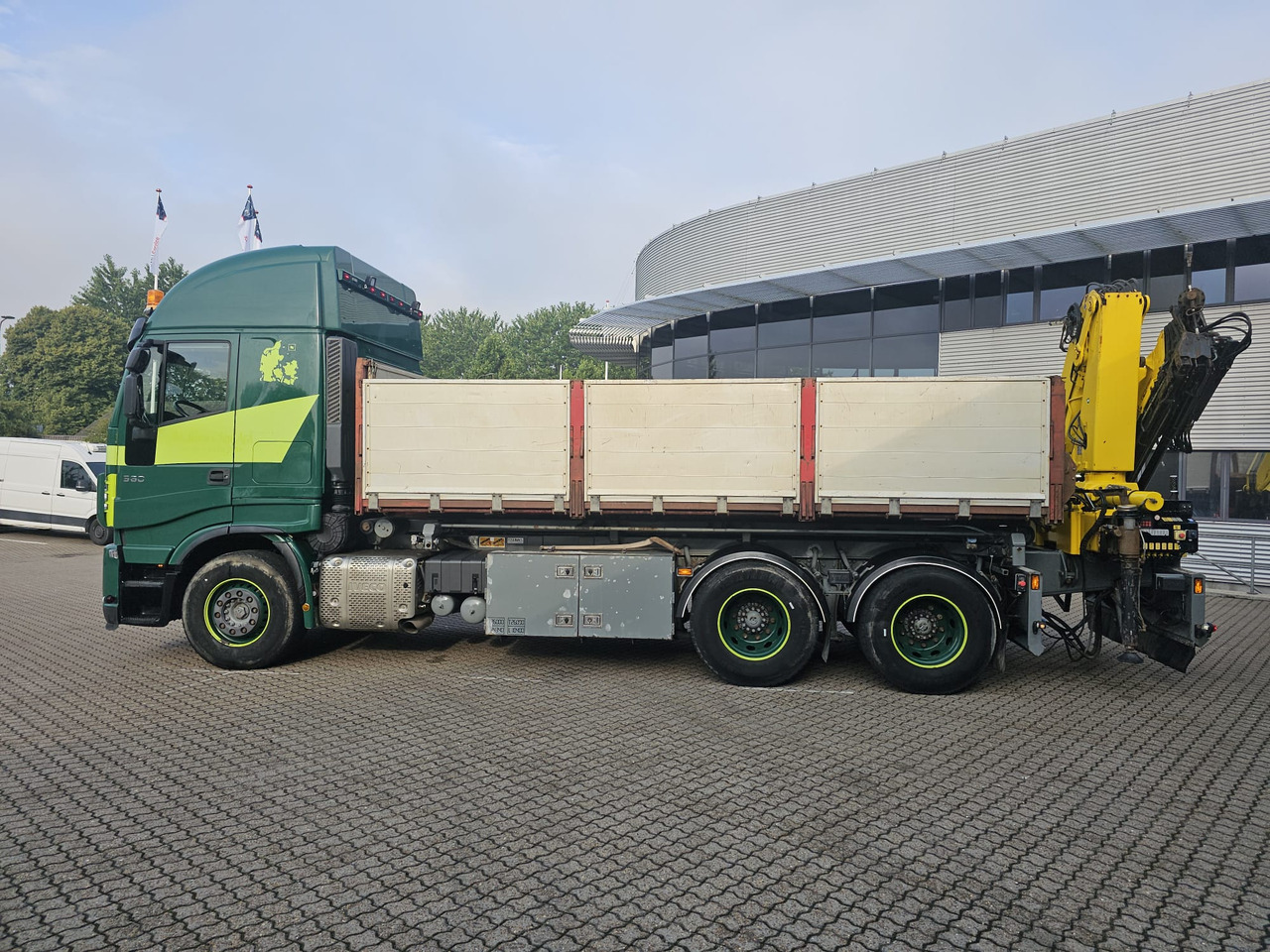 Containerbil/ Växelflak lastbil, Kranbil Iveco Stralis 560 6x4: bild 31