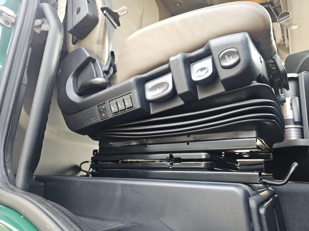 Containerbil/ Växelflak lastbil, Kranbil Iveco Stralis 560 6x4: bild 36