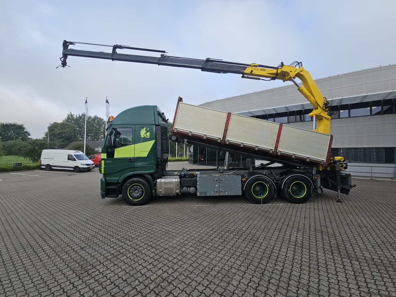 Containerbil/ Växelflak lastbil, Kranbil Iveco Stralis 560 6x4: bild 7