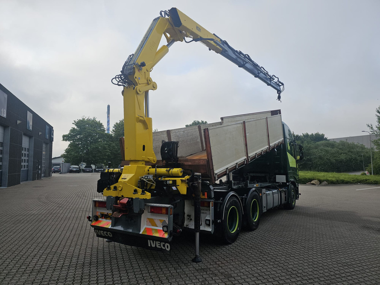 Containerbil/ Växelflak lastbil, Kranbil Iveco Stralis 560 6x4: bild 6