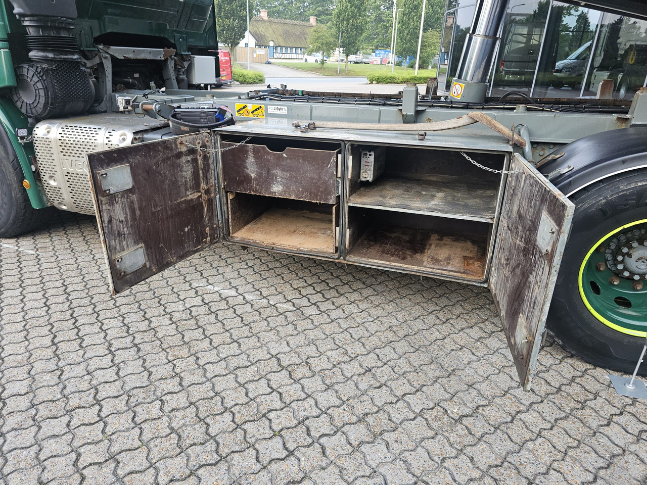 Containerbil/ Växelflak lastbil, Kranbil Iveco Stralis 560 6x4: bild 27