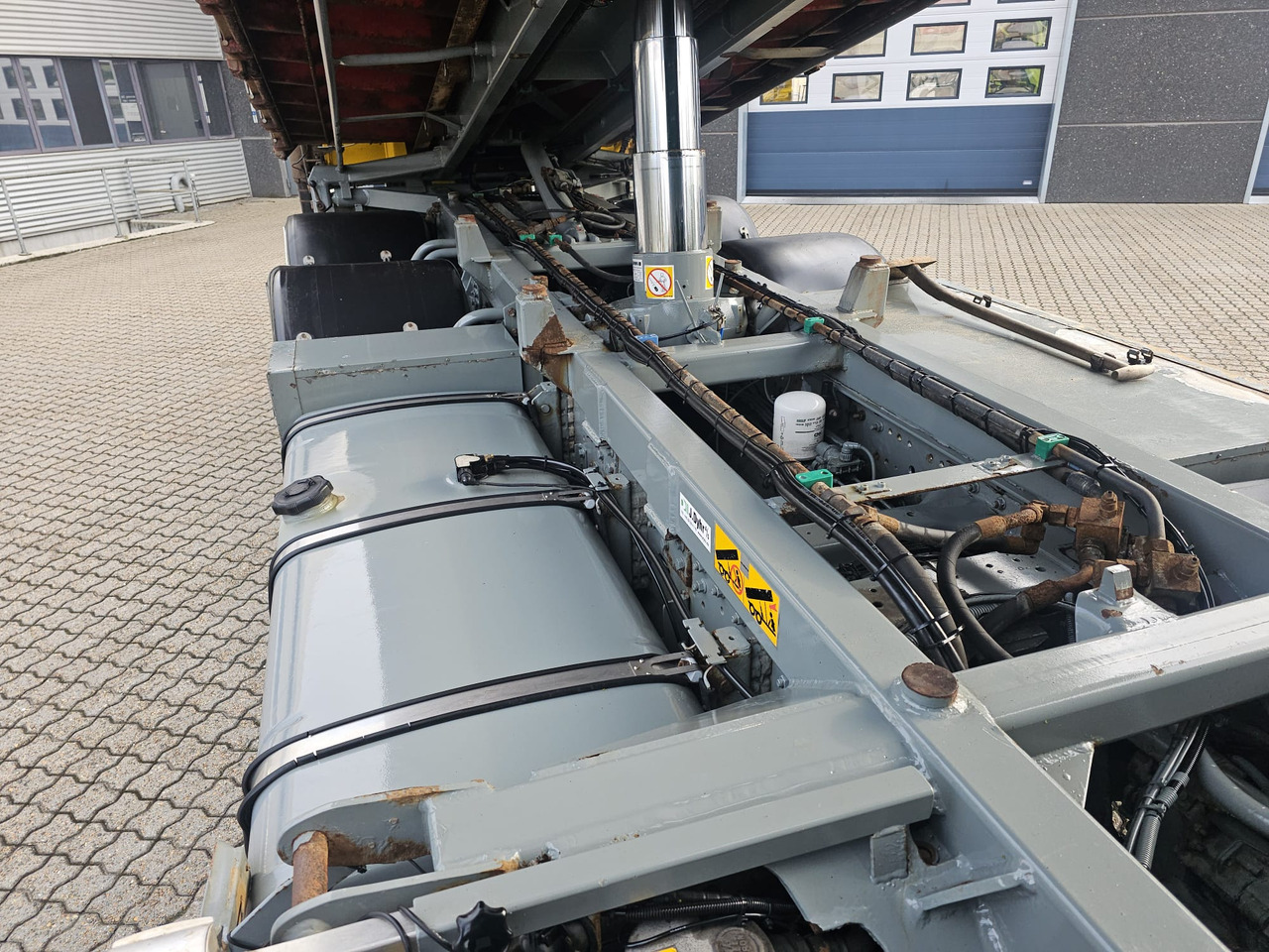 Containerbil/ Växelflak lastbil, Kranbil Iveco Stralis 560 6x4: bild 9