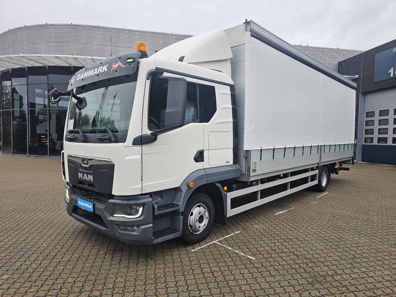 MAN TGL 12.250 - Kapellbil: bild 1 MAN TGL 12.250 - Kapellbil: bild 1