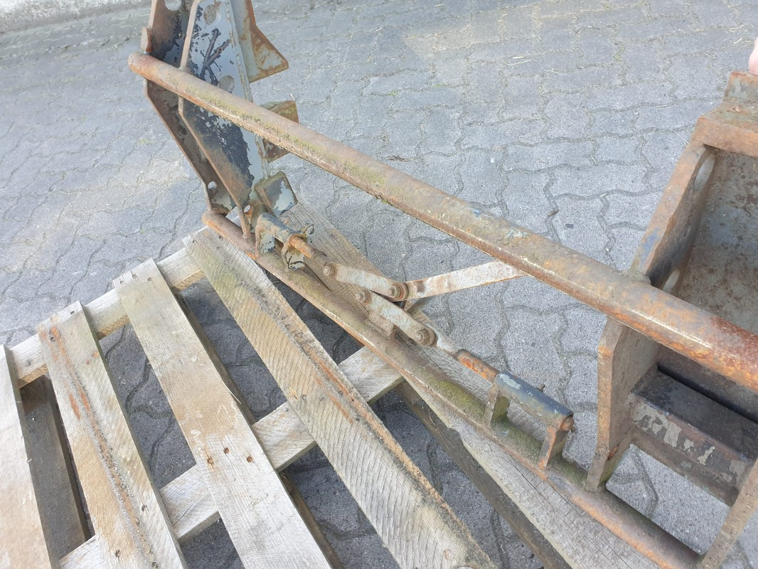 ADAPTERRAHMEN KRAMER / EURO - Frontlastar för traktor: bild 4 ADAPTERRAHMEN KRAMER / EURO - Frontlastar för traktor: bild 4