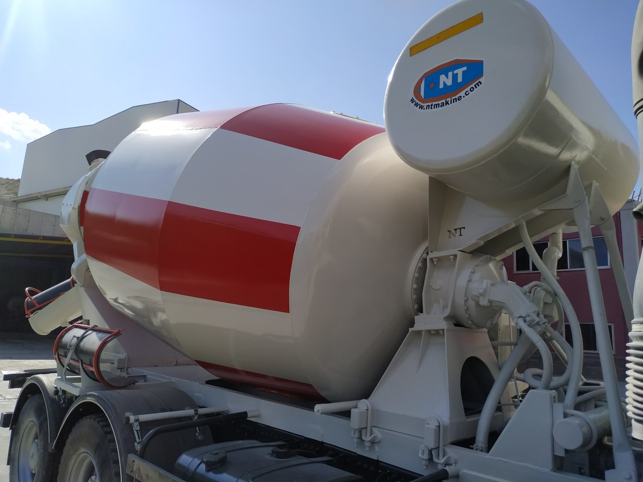 NT MAKINA 8-10-12 m3 CAPACITY MIXER - Betongroterare: bild 4 NT MAKINA 8-10-12 m3 CAPACITY MIXER - Betongroterare: bild 4