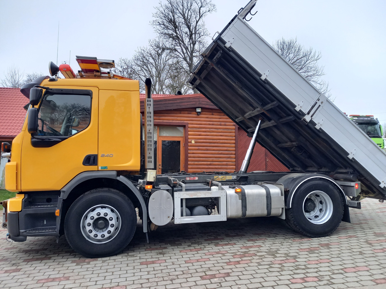 VOLVO FE 240, 4x2, EURO 5, TIPPER - Tippbil lastbil: bild 1 VOLVO FE 240, 4x2, EURO 5, TIPPER - Tippbil lastbil: bild 1
