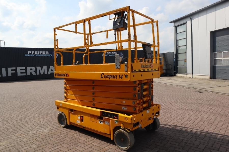 Haulotte Compact 14 Electric, 14m Working Height, 350kg Cap - Saxlift: bild 2 Haulotte Compact 14 Electric, 14m Working Height, 350kg Cap - Saxlift: bild 2