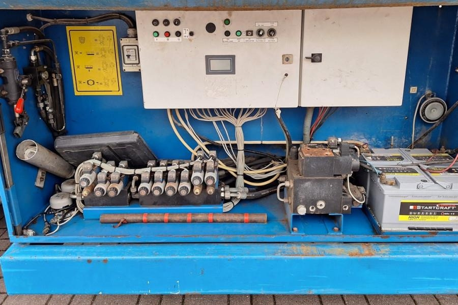 Holland Lift Megastar G320DL30 4WDS/N Diesel, 4x4x4 Drive, 34m - Saxlift: bild 5 Holland Lift Megastar G320DL30 4WDS/N Diesel, 4x4x4 Drive, 34m - Saxlift: bild 5