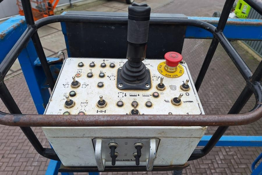 Holland Lift Megastar G320DL30 4WDS/N Diesel, 4x4x4 Drive, 34m - Saxlift: bild 4 Holland Lift Megastar G320DL30 4WDS/N Diesel, 4x4x4 Drive, 34m - Saxlift: bild 4