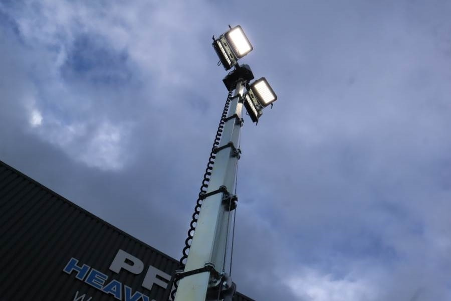 Trime X-BOX 4x320W Valid inspection, *Guarantee! H - Belysningsmast: bild 3 Trime X-BOX 4x320W Valid inspection, *Guarantee! H - Belysningsmast: bild 3