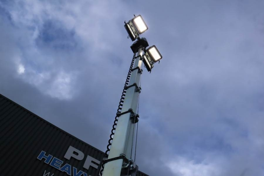 Trime X-BOX 4x320W Valid inspection, *Guarantee! Hydr. V - Belysningsmast: bild 3 Trime X-BOX 4x320W Valid inspection, *Guarantee! Hydr. V - Belysningsmast: bild 3