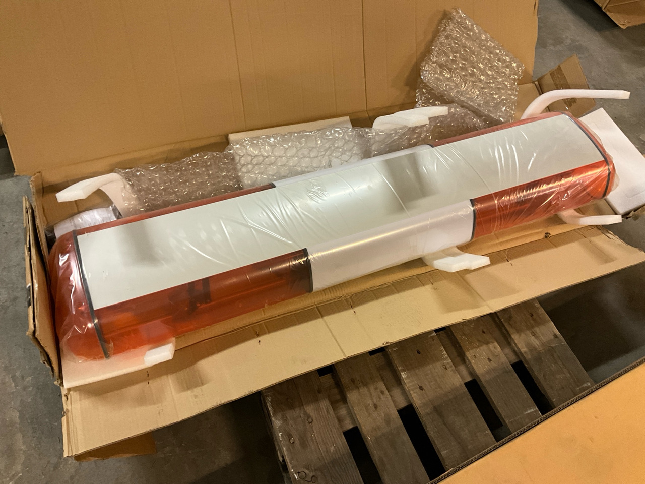 Awimex Maxim - Ljus/ Belysning för Lastbil: bild 1 Awimex Maxim - Ljus/ Belysning för Lastbil: bild 1