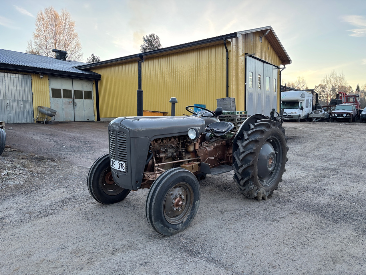 Ferguson 35 Guldkalv - Traktor: bild 1 Ferguson 35 Guldkalv - Traktor: bild 1