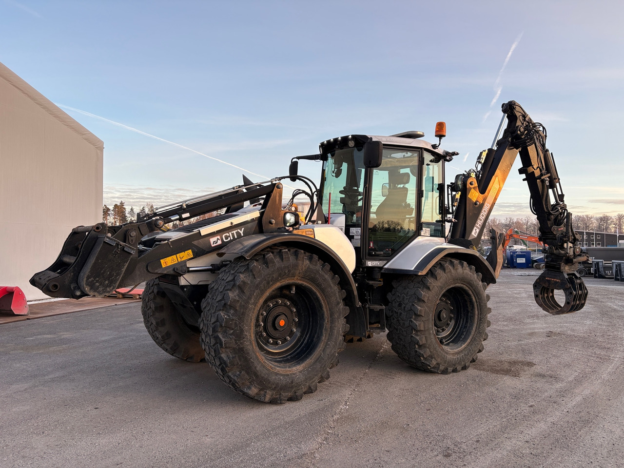 Huddig 1260D - Grävlastare: bild 1 Huddig 1260D - Grävlastare: bild 1