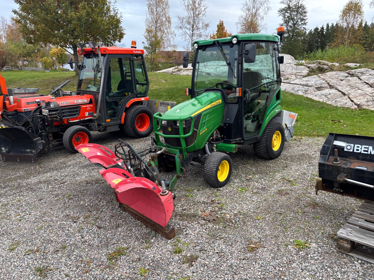 John Deere 1026R - Traktor: bild 1 John Deere 1026R - Traktor: bild 1