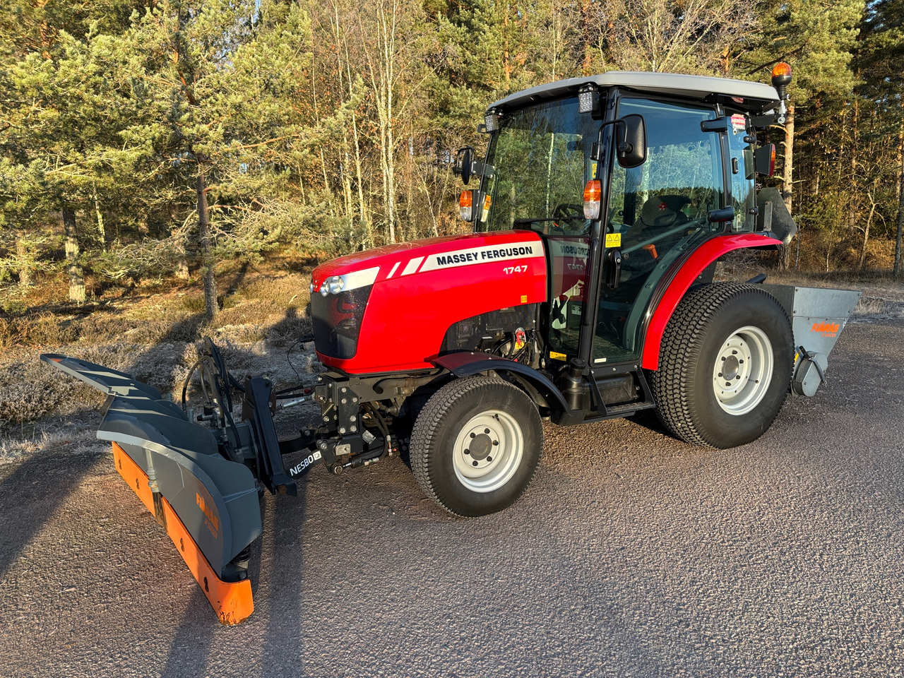 Massey Ferguson 1747 - Traktor: bild 1 Massey Ferguson 1747 - Traktor: bild 1