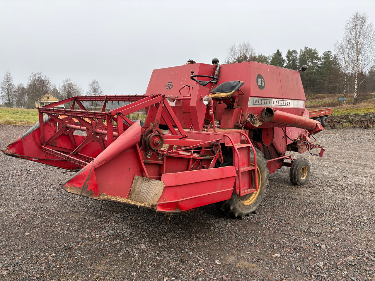 Massey Ferguson 186 - Skördetröska: bild 1 Massey Ferguson 186 - Skördetröska: bild 1