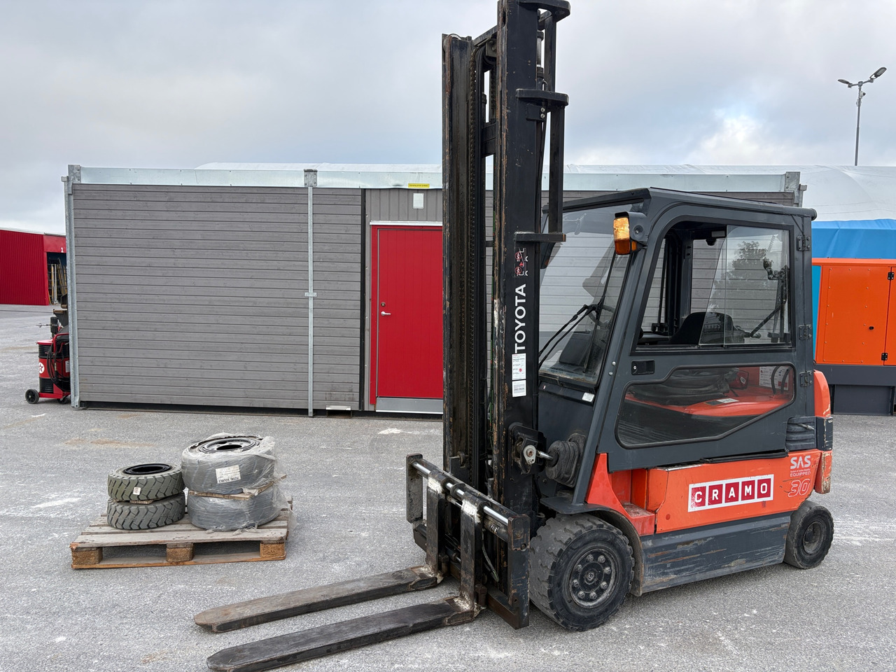 Toyota 7FBMF30 - Materialhanteringsutrustning: bild 1 Toyota 7FBMF30 - Materialhanteringsutrustning: bild 1