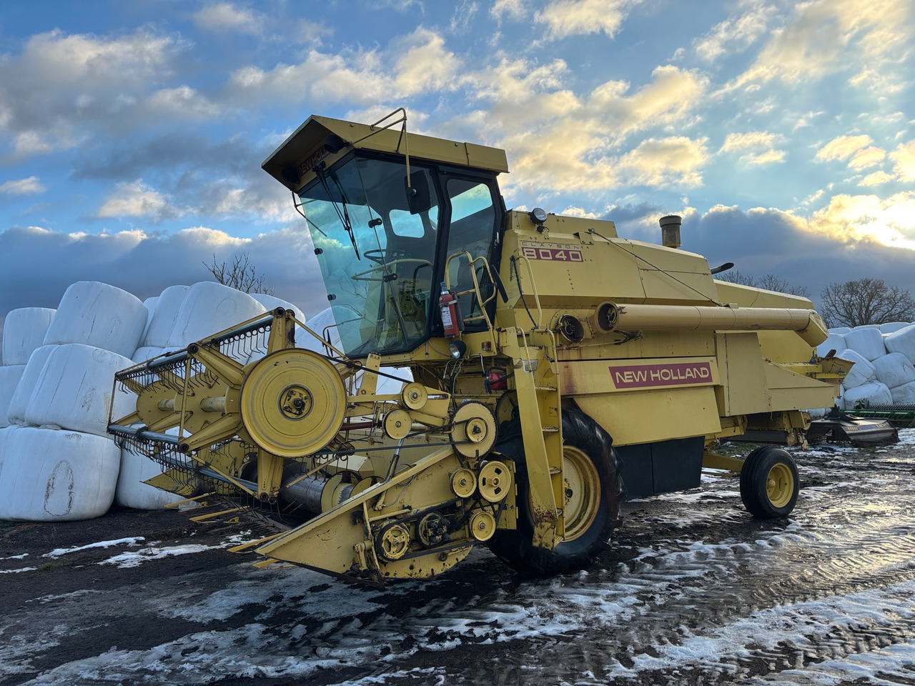 New Holland Clayson 8040 - Skördetröska: bild 1 New Holland Clayson 8040 - Skördetröska: bild 1